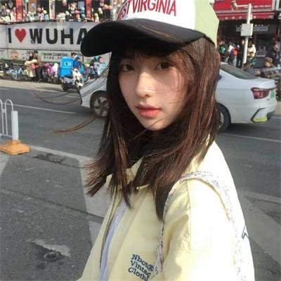 战火下的小花